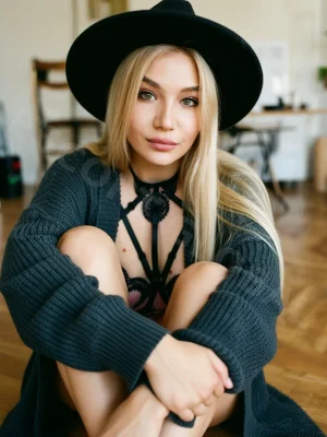 Anna Krowe — Photo & Video Gallery